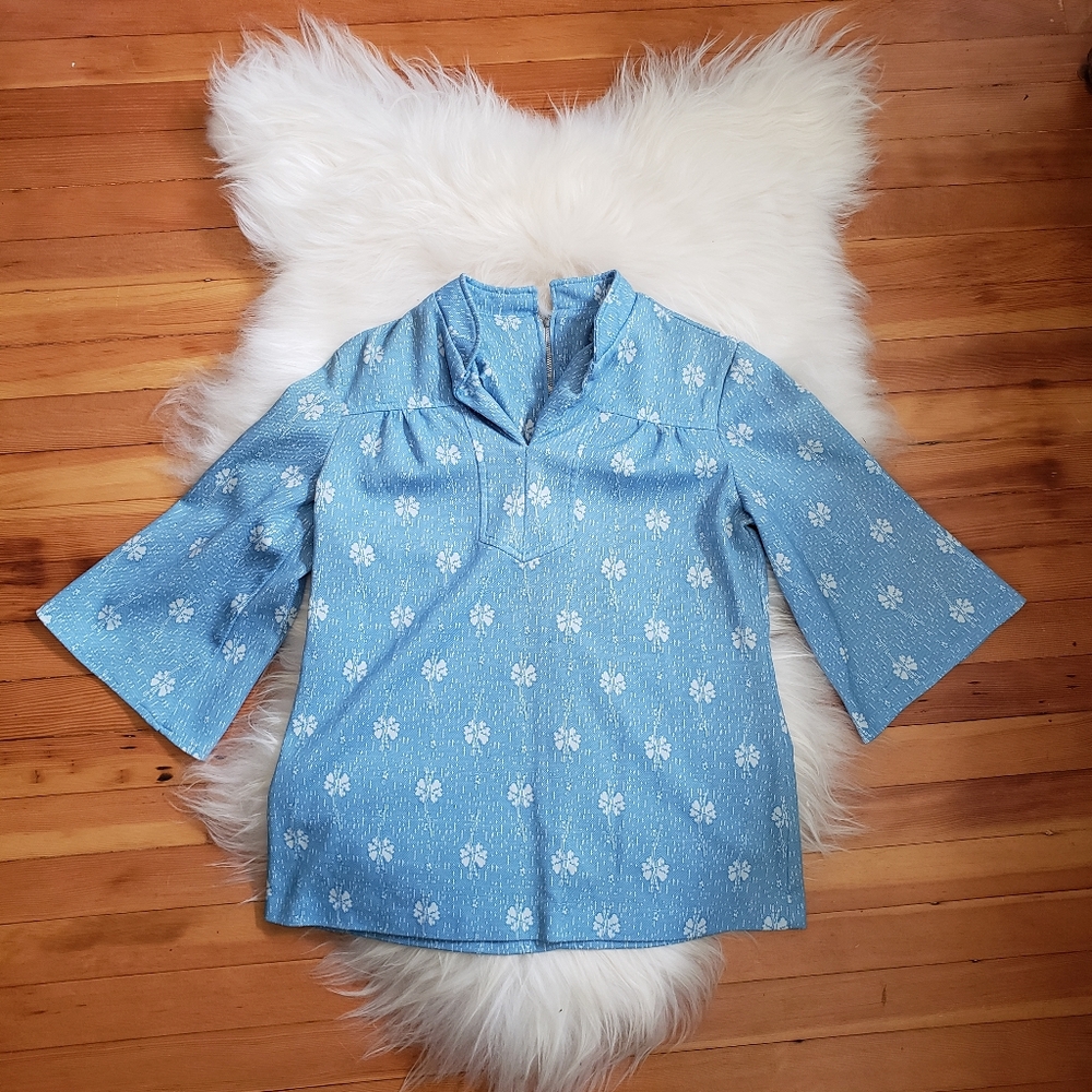 CLEARANCE! LAST CHANCE! Vintage 70s tunic top
